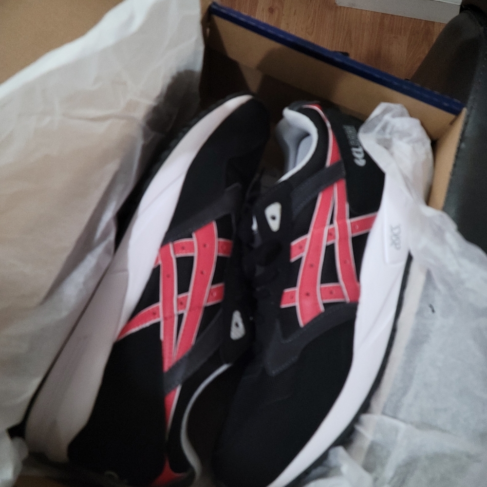 Asics Gel Saga Size 12